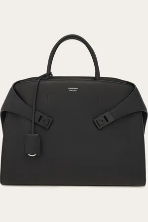 Salvatore Ferragamo Funktionale Weiterentwicklung des Modells Hug, das sich hier in eine Aktentasche mit Einzelfach verwandelt