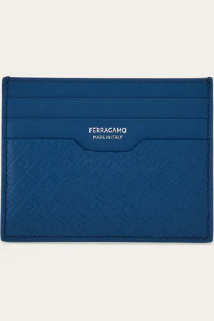 Salvatore Ferragamo Kompakt und funktionsgerecht: Bei diesem Kreditkartenetui wechseln sich Details aus glattem Kalbsleder mit geprägten Flächen ab, die mit dem Monogram Muster verziert sind