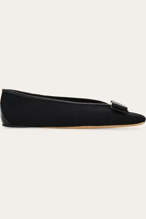 Salvatore Ferragamo Dieser elegante -Slip-on verleiht jedem Look einen trendigen Touch mit stilvollen Details, die eine moderne Weiblichkeit unterstreichen