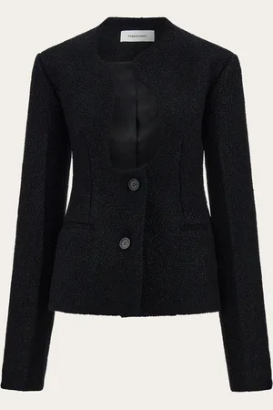Salvatore Ferragamo Ein frischer Mix mit organischer Linie definiert den Ausschnitt dieses einreihigen Blazers aus Bouclé-Gewebe mit warmem und weichem Griff