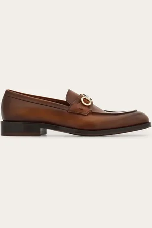 Salvatore Ferragamo Eleganter Loafer mit mandelförmiger Kappe und von Hand tamponiertem Obermaterial aus Kalbsleder mit überraschender Farbtiefe