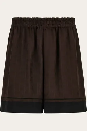 Salvatore Ferragamo Bermudashorts im Pyjama-Stil mit elastischem Einsatz am Bund und kontrastierendem Satinstreifen am Beinabschluss