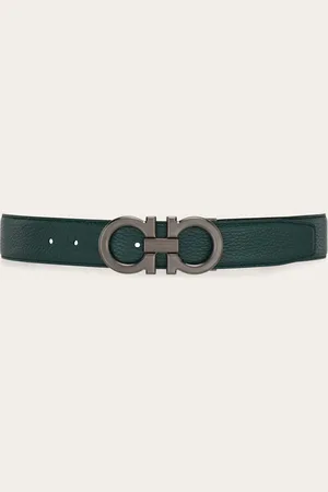 Salvatore Ferragamo Ein großer Klassiker der Herrengarderobe, interpretiert in den angesagtesten Farben: Gürtel aus gehämmertem Kalbsleder in zweifarbiger Wendeausführung für eine doppelte Styling-Option