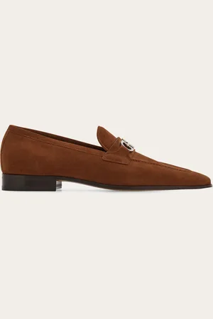 Salvatore Ferragamo Eleganter Loafer mit mandelförmiger Kappe und genähtem Vorderblatt in leicht kantiger Form