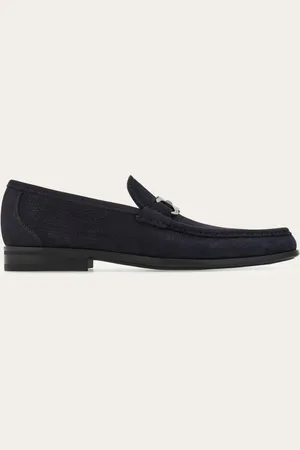 Salvatore Ferragamo Loafer in Mokassin-Machart mit klassischer Linie, abgerundeter Kappe und genähtem Vorderblatt