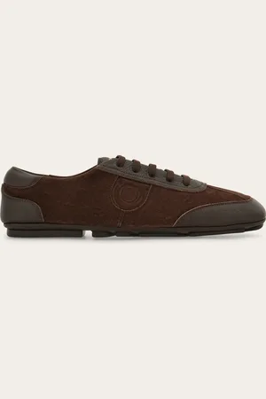 Salvatore Ferragamo Ein Driver-Schuh mit zeitgemäßer Ausstrahlung, sportlicher Linie des Obermaterials und elastischen Schnürsenkeln
