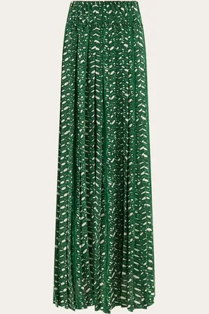 Salvatore Ferragamo Dieser Faltenrock mit Urwald-Inspiration erweitert die Kollektion mit einer exotischen Note