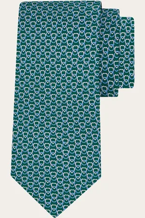 Salvatore Ferragamo Romantische Note für besonders formelle Outfits: Diese Seidenkrawatte ist mit einem raffinierten Muster aus mit Gancini-Elementen verflochtenen Herzen verziert