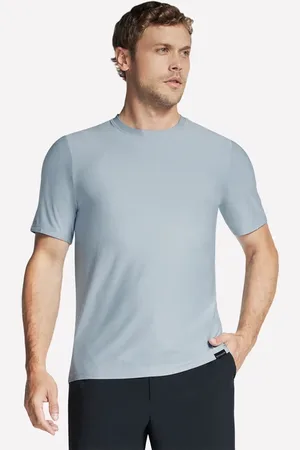 Skechers Herren GO DRI All Day T-Shirt in Weiss/Blue, Größe Klein
