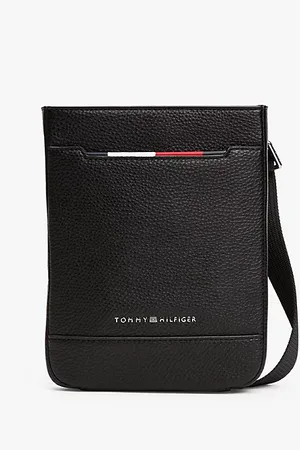 Tommy Hilfiger Genarbte Crossbody-Tasche mit Metall-Logo