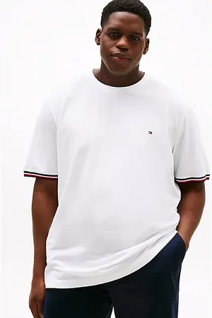 Tommy Hilfiger Plus T-Shirt mit Global-Streifen am Bündchen