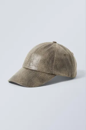 Weekday Cap aus Kunstleder