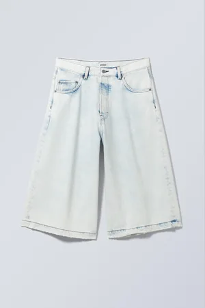 Weekday Baggy-Jeansshorts in Knöchellänge