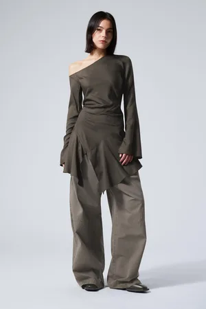 Weekday Asymmetrisches Minikleid mit langen Ärmeln