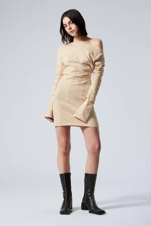 Weekday Langärmliges Off-Shoulder-Minikleid
