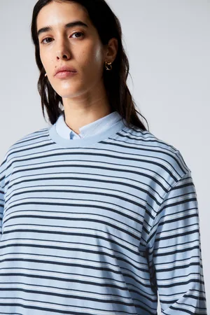 Weekday Gestreiftes Longsleeve mit Boxy Fit