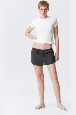 Weekday Mini-Jersey-Shorts mit mittelhohem Bund
