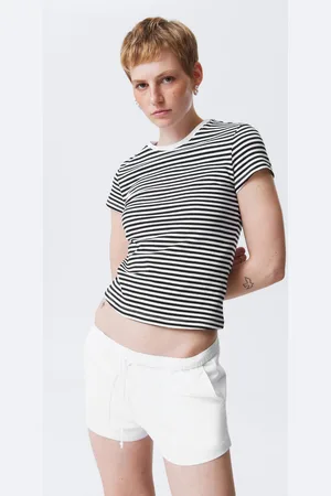 Weekday Schmales kurzärmeliges T-Shirt aus Baumwolle