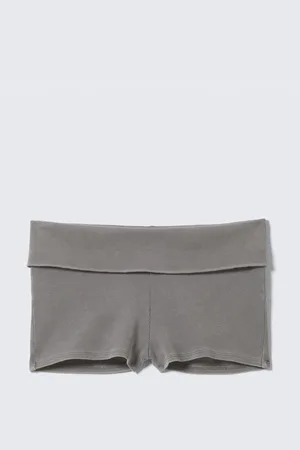 Weekday Gerippte Baumwoll-Hotpants mit umgeschlagenem Bund