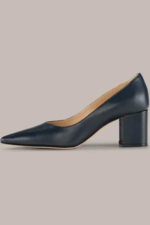 Windsor Pumps aus Lammnappaleder in Navy by Unützer